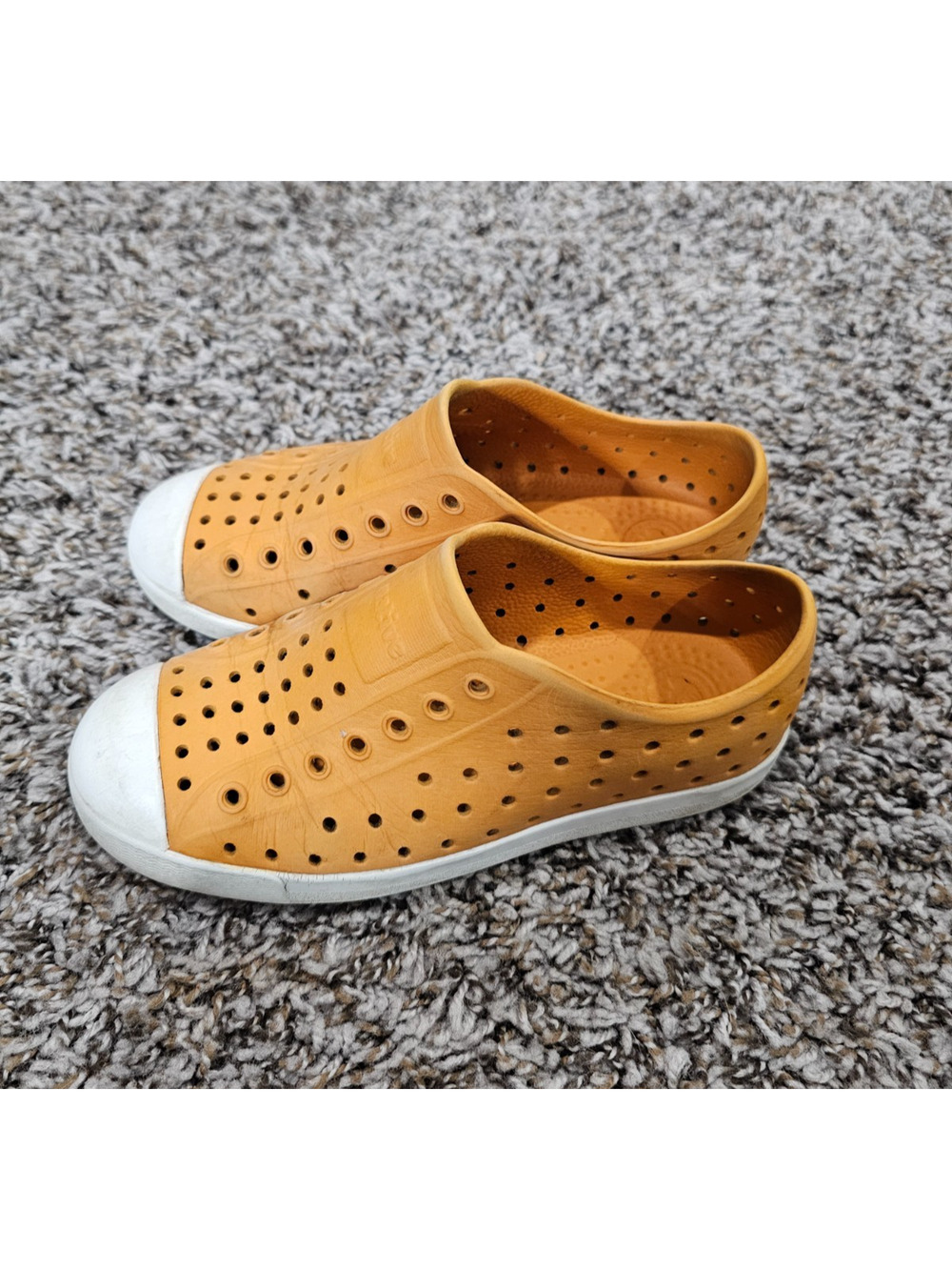 Native Shoes Jefferson slip-on sneakers Water Shoes Youth Sz 1 Gold Yellow